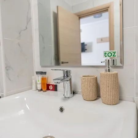 Onix N10 Pool & Playground 121 Apartment Navodari
