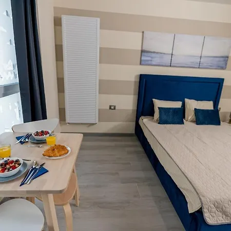 Onix N10 Pool & Playground 121 Apartment Navodari